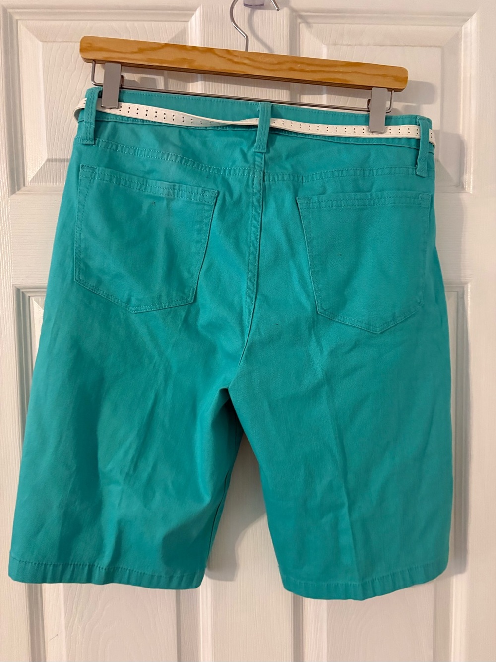 Turquoise Bermuda Shorts Size 12 Mid Rise Belted Riders by Lee - Picture 3 of 6